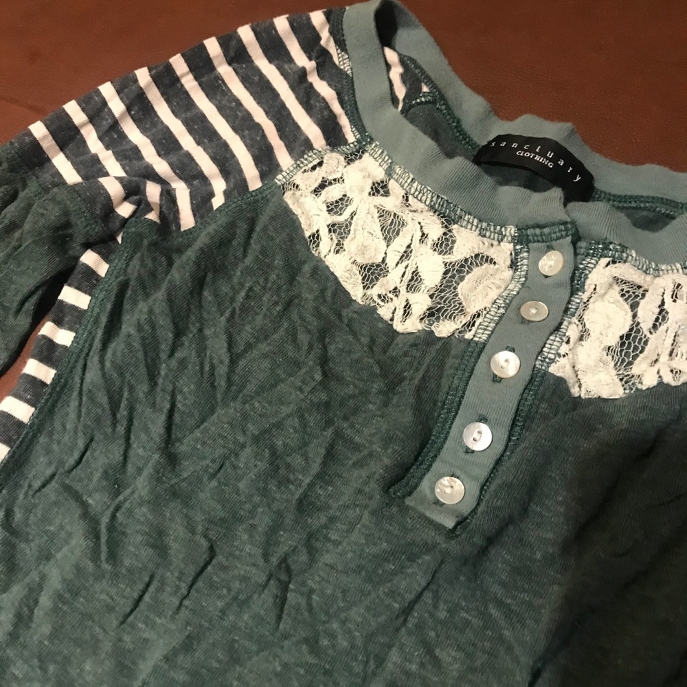 Lace & stripe dark heather green tee